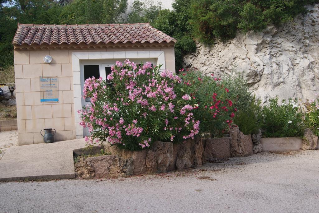 Appart'Hotel Les Rochers Auriol Bagian luar foto