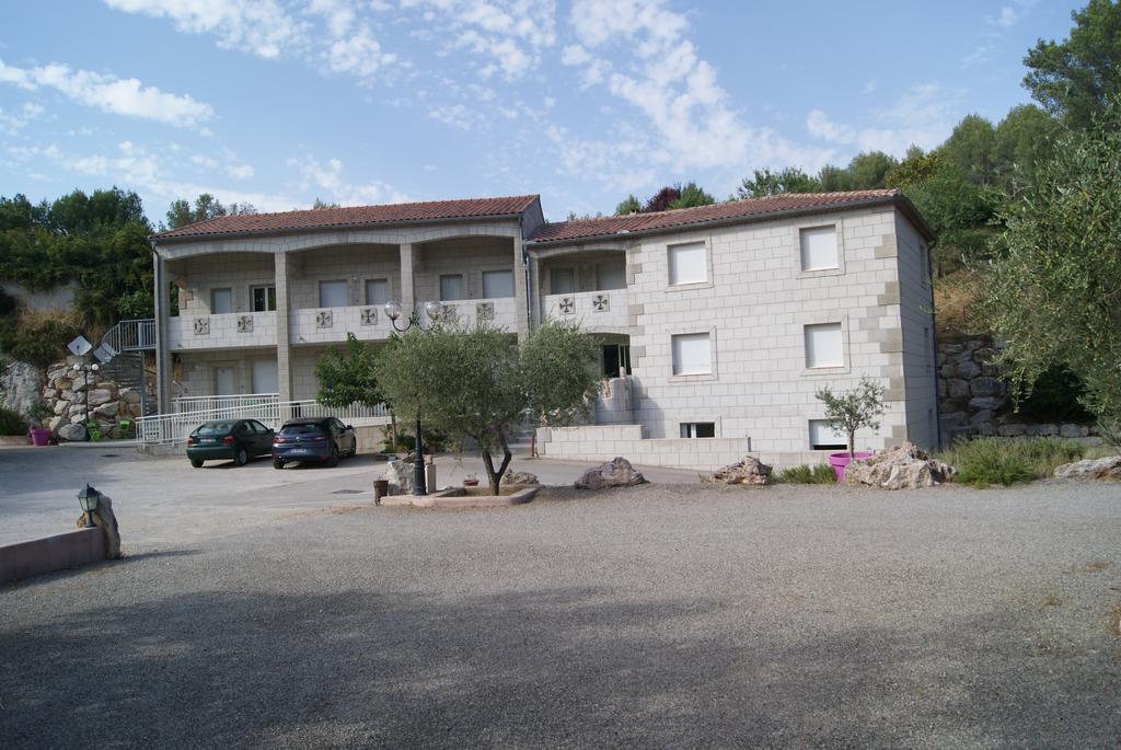Appart'Hotel Les Rochers Auriol Bagian luar foto