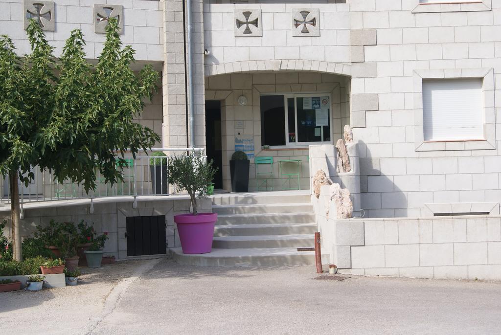 Appart'Hotel Les Rochers Auriol Bagian luar foto