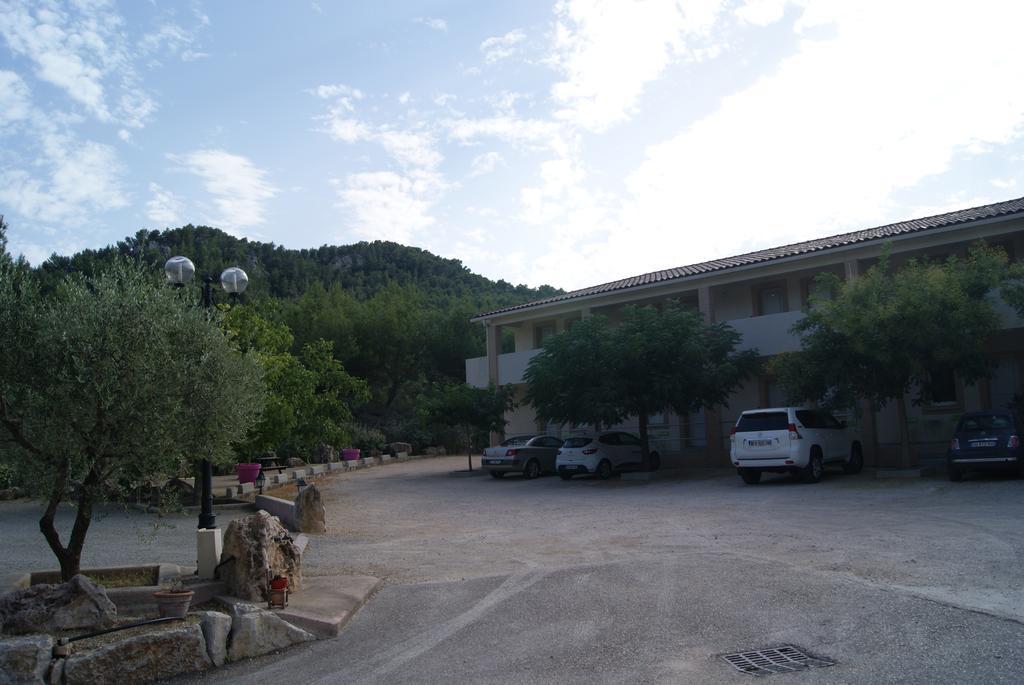 Appart'Hotel Les Rochers Auriol Bagian luar foto