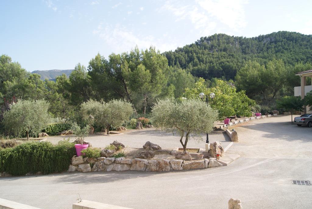 Appart'Hotel Les Rochers Auriol Bagian luar foto