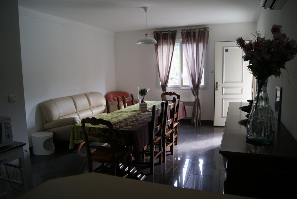 Appart'Hotel Les Rochers Auriol Bagian luar foto
