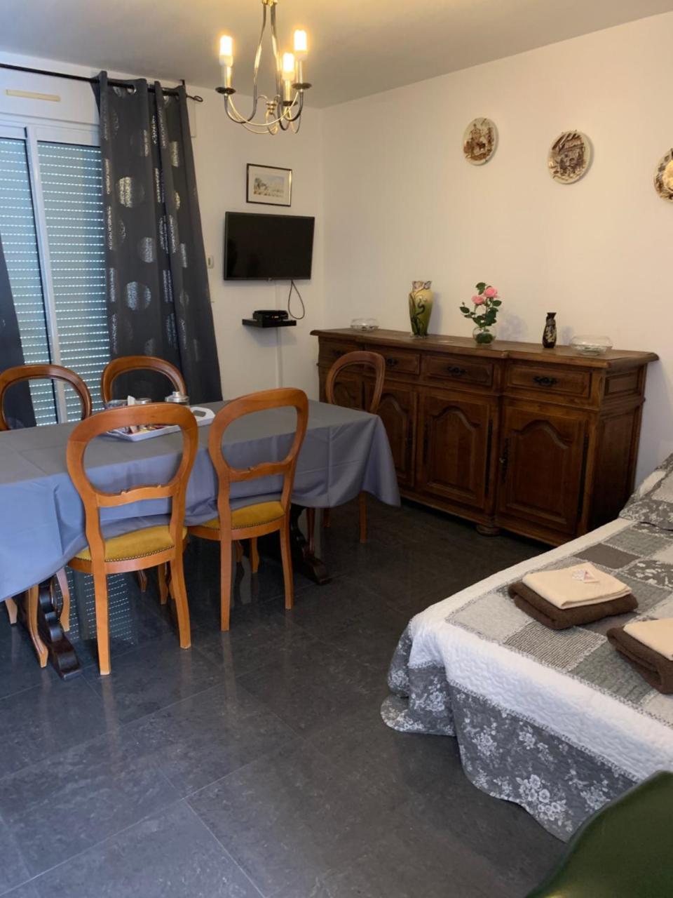 Appart'Hotel Les Rochers Auriol Bagian luar foto